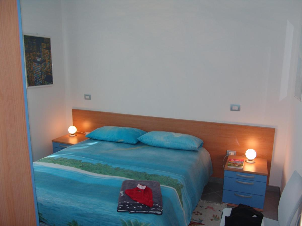 Blue Apartment Марина-ді-Кастаньєто-Кардуччі Екстер'єр фото