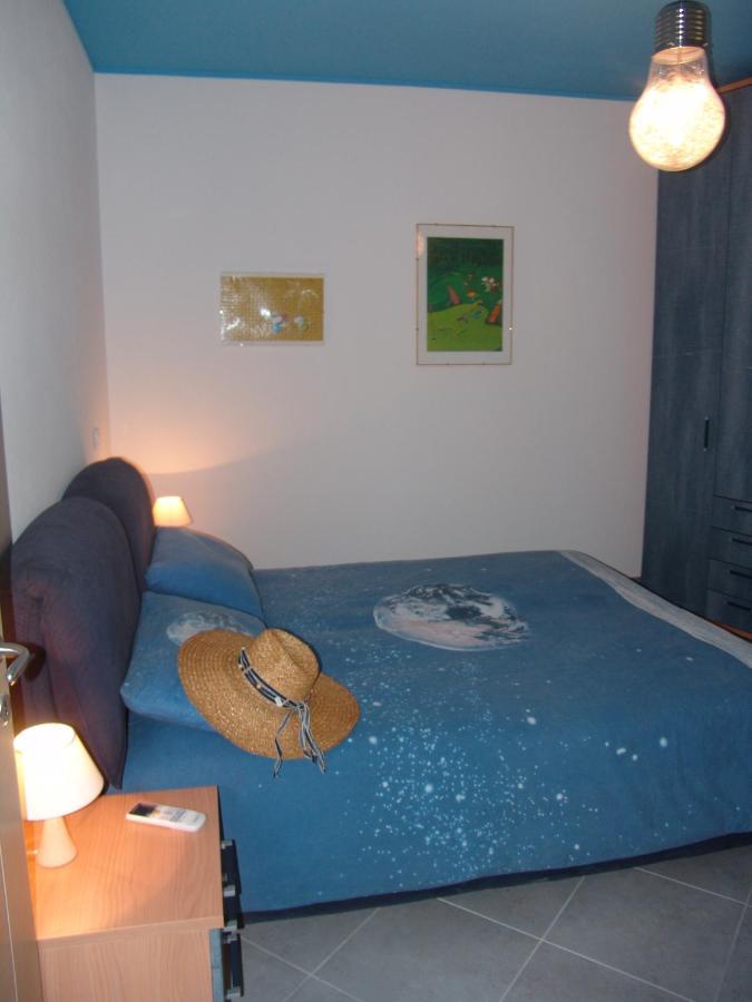 Blue Apartment Марина-ді-Кастаньєто-Кардуччі Екстер'єр фото